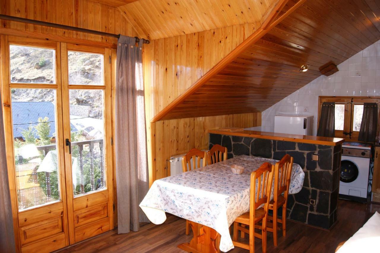 אספוט Apartaments Pont Romanic מראה חיצוני תמונה