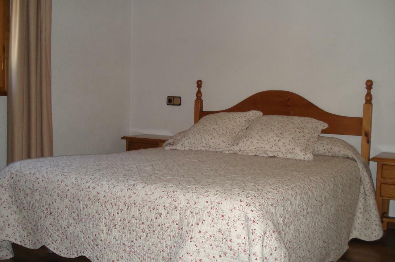 אספוט Apartaments Pont Romanic מראה חיצוני תמונה