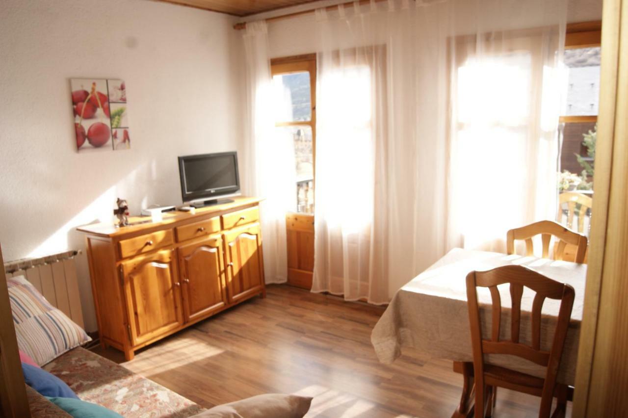 אספוט Apartaments Pont Romanic מראה חיצוני תמונה